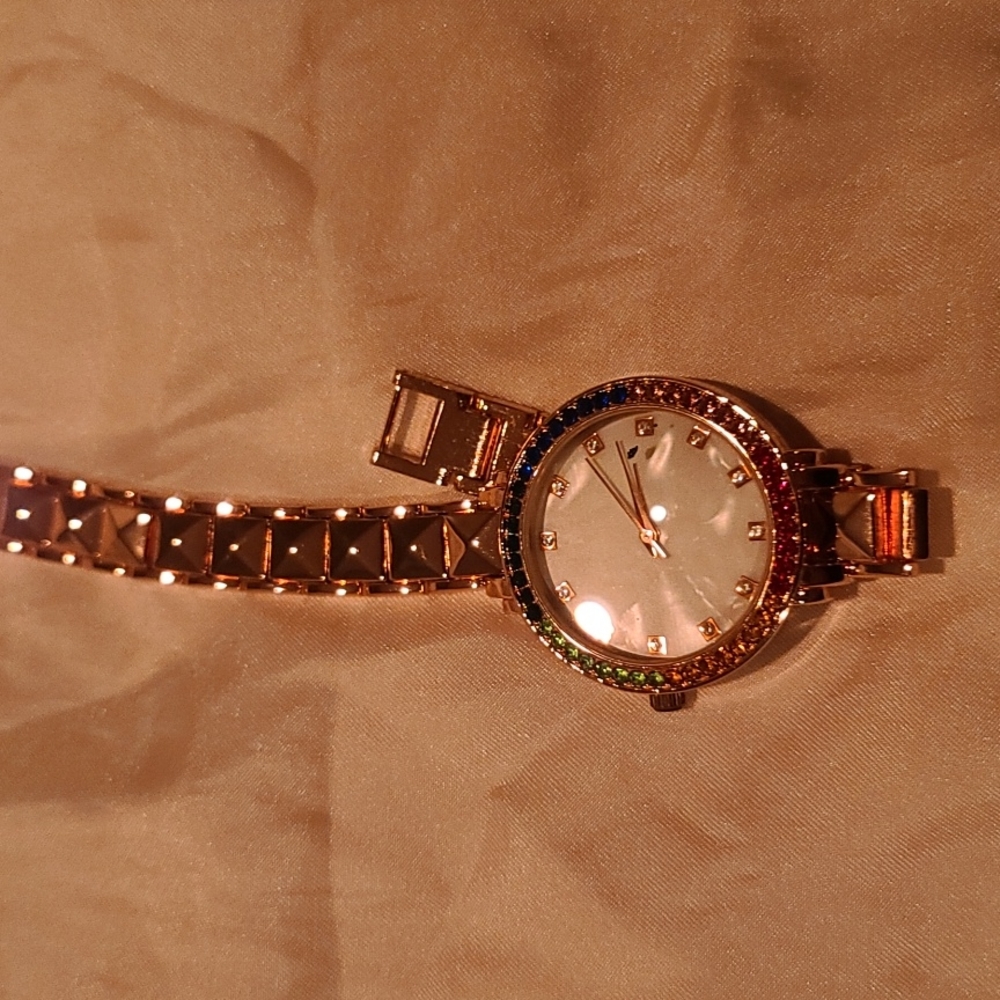 Watch - Picture 3 of 3
